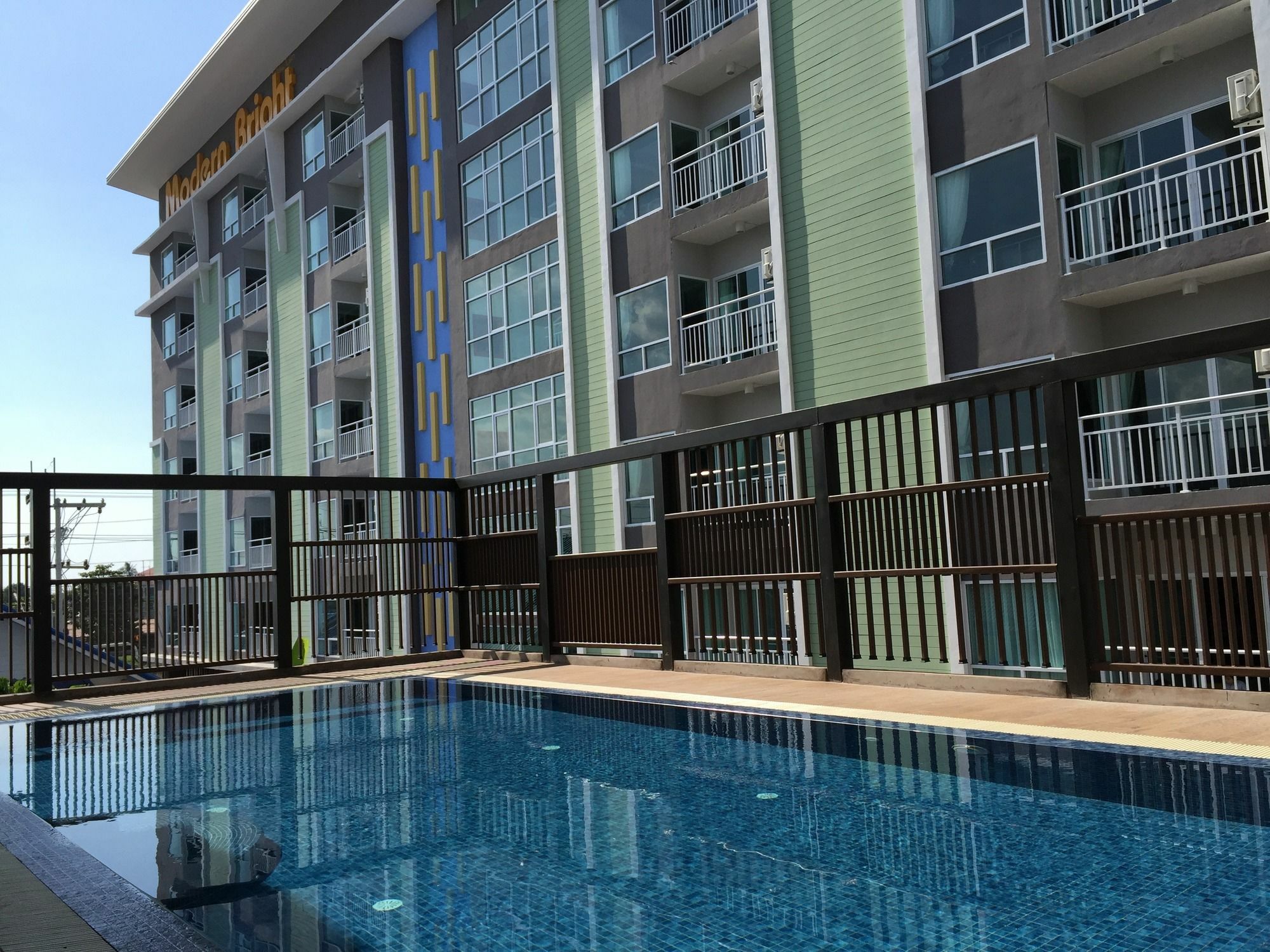 Modernbright Laemchabang Bang Lamung Exterior foto
